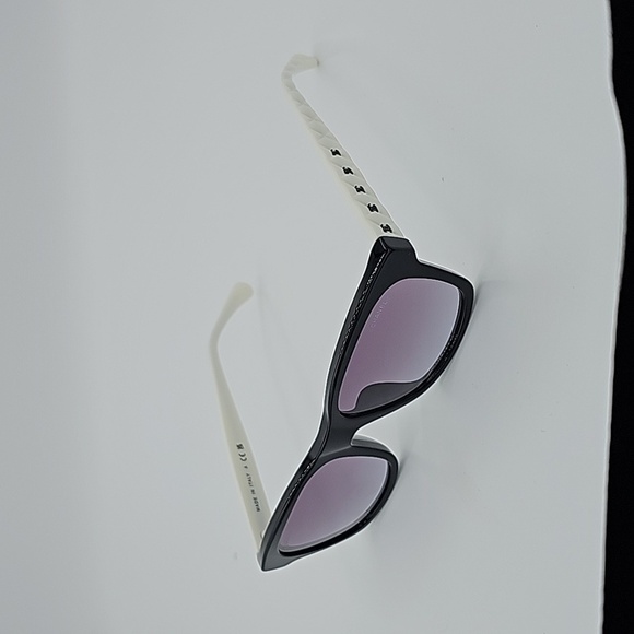 Chanel BLACK & WHITE SUNGLASSES. Lenses:Gray Ref CH5484 1656/s6 - Picture 10 of 16